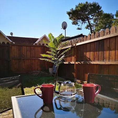 Lacanau: Petite Maison Chaleureuse Au Calme Holiday home *